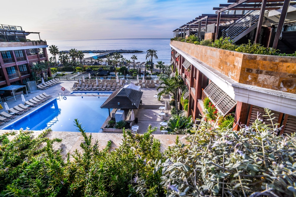 Gran Hotel Guadalpin Banus — Swimming pool in Marbella, Andalusia