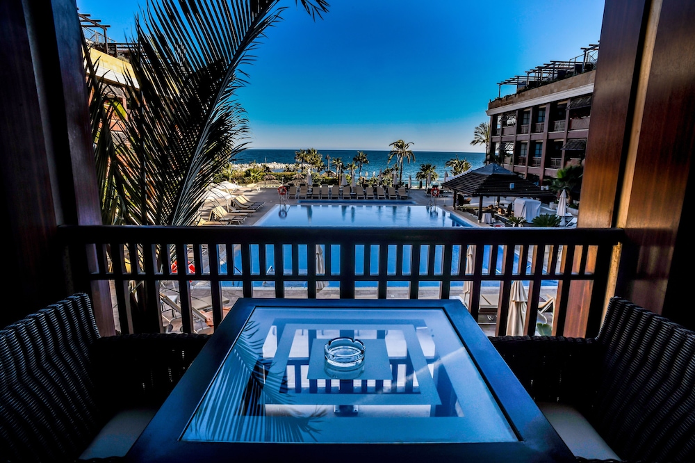 Gran Hotel Guadalpin Banus — Swimming pool in Marbella, Andalusia