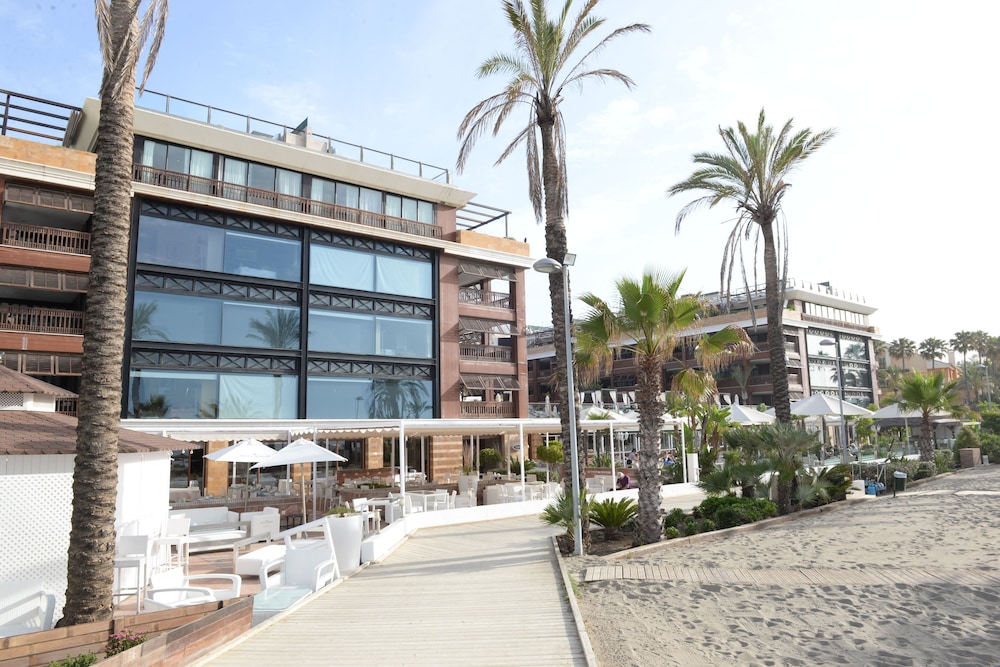 Gran Hotel Guadalpin Banus — Hotel building in Marbella, Andalusia