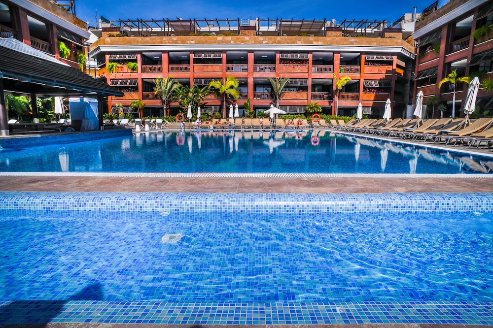 Gran Hotel Guadalpin Banus — Swimming pool in Marbella, Andalusia
