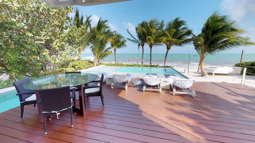 Blue Diamond Wellness Resort – All Inclusive – Adults Only — Swimming pool in Playa del Carmen, Quintana Roo