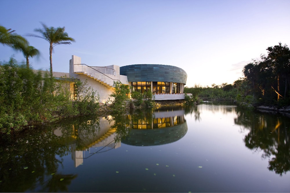 Blue Diamond Wellness Resort – All Inclusive – Adults Only — Hotel building in Playa del Carmen, Quintana Roo
