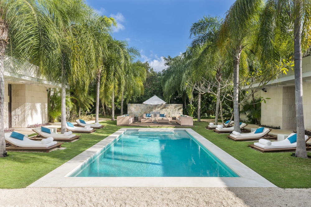 Blue Diamond Wellness Resort – All Inclusive – Adults Only — Swimming pool in Playa del Carmen, Quintana Roo
