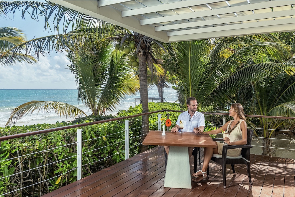 Blue Diamond Wellness Resort – All Inclusive – Adults Only — Restaurant & bars in Playa del Carmen, Quintana Roo