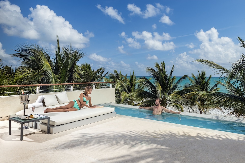 Blue Diamond Wellness Resort – All Inclusive – Adults Only — Swimming pool in Playa del Carmen, Quintana Roo