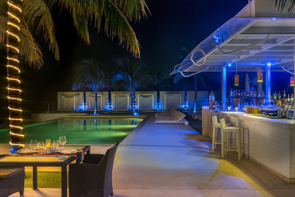 Blue Diamond Wellness Resort – All Inclusive – Adults Only — Swimming pool in Playa del Carmen, Quintana Roo