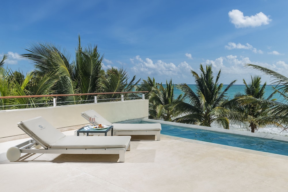 Blue Diamond Wellness Resort – All Inclusive – Adults Only — Swimming pool in Playa del Carmen, Quintana Roo