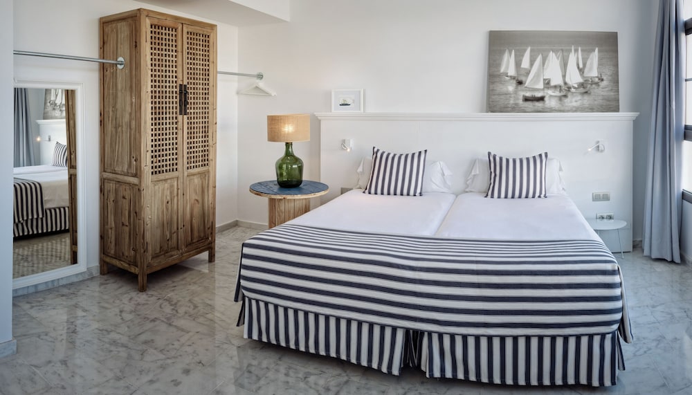 Marina Suites — Hotel rooms in Puerto Rico, Canary Islands
