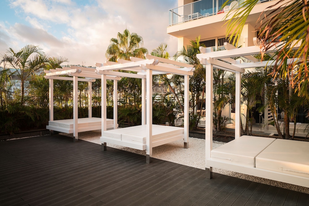 Marina Suites — Hotel building in Puerto Rico, Canary Islands
