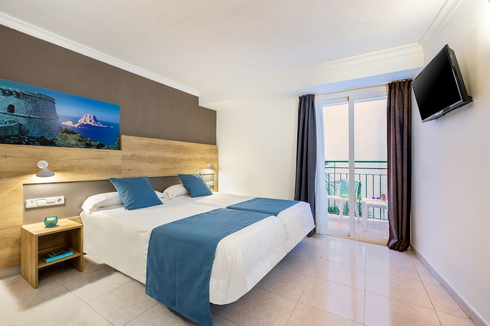 Hotel Vibra Maritimo — Hotel rooms in Ibiza Town, Balearic Islands