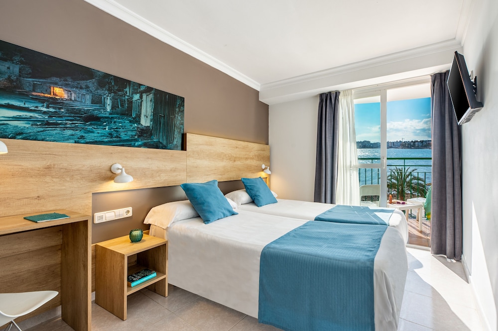 Hotel Vibra Maritimo — Hotel rooms in Ibiza Town, Balearic Islands