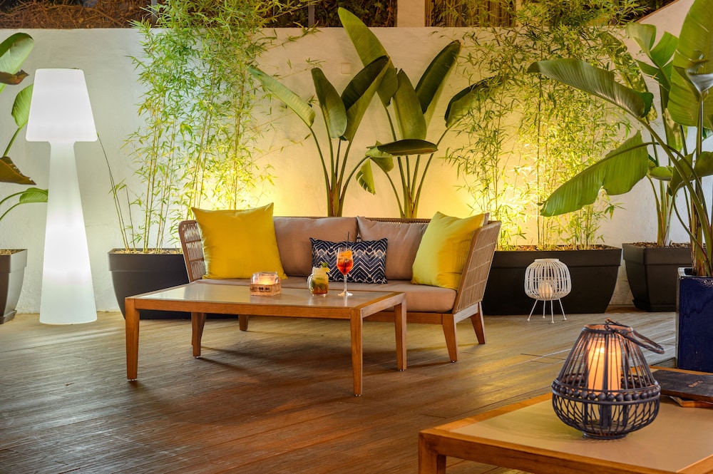Hotel Vibra Maritimo — Restaurant & bars in Ibiza Town, Balearic Islands