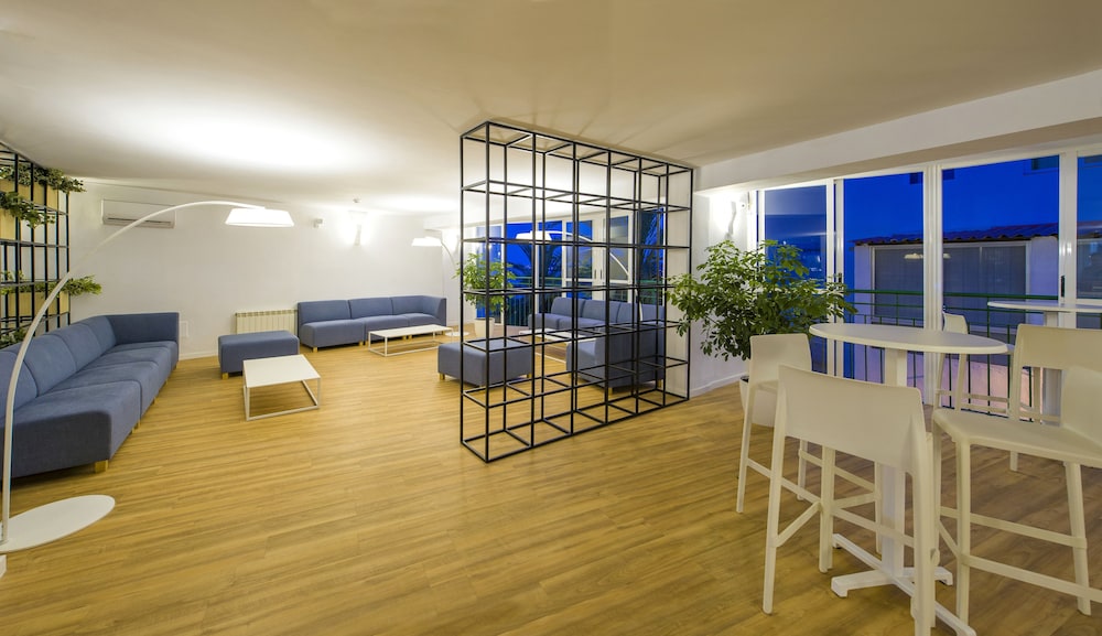 Hotel Vibra Maritimo — Restaurant & bars in Ibiza Town, Balearic Islands