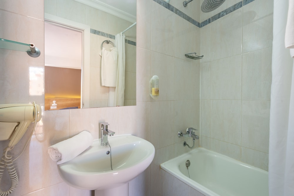 Hotel Vibra Maritimo — Hotel rooms in Ibiza Town, Balearic Islands
