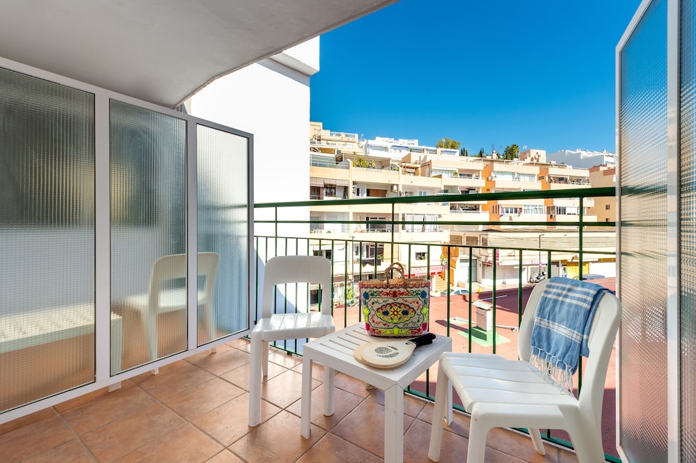 Hotel Vibra Maritimo — Hotel rooms in Ibiza Town, Balearic Islands
