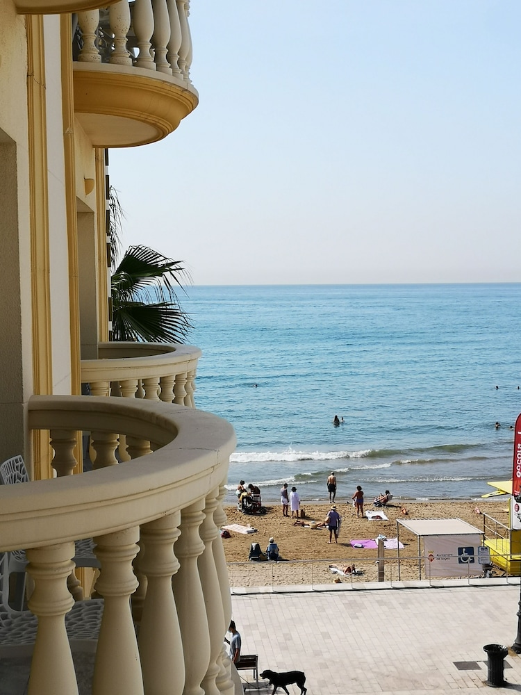 Hotel URH Sitges Playa - zdjęcie 3