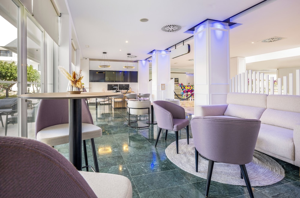 Ocean House Costa del Sol by Grupotel — Restaurant & bars in Torremolinos, Andalusia