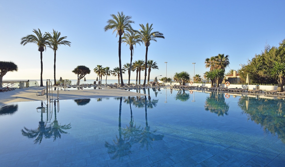 Ocean House Costa del Sol by Grupotel — Swimming pool in Torremolinos, Andalusia