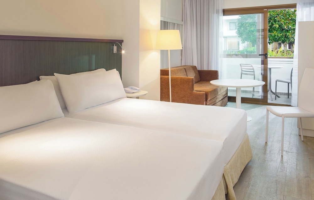 Ocean House Costa del Sol by Grupotel — Hotel rooms in Torremolinos, Andalusia