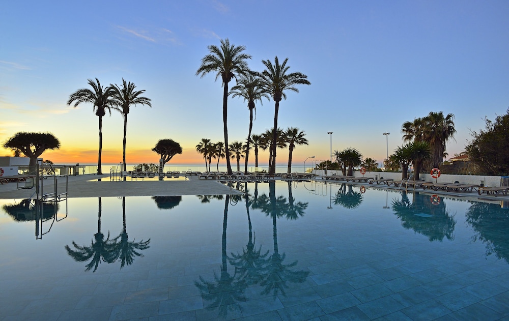 Ocean House Costa del Sol by Grupotel — Swimming pool in Torremolinos, Andalusia