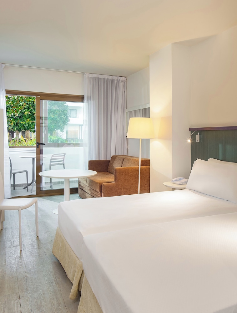 Ocean House Costa del Sol by Grupotel — Hotel rooms in Torremolinos, Andalusia