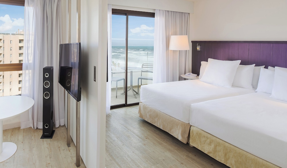 Ocean House Costa del Sol by Grupotel — Hotel rooms in Torremolinos, Andalusia