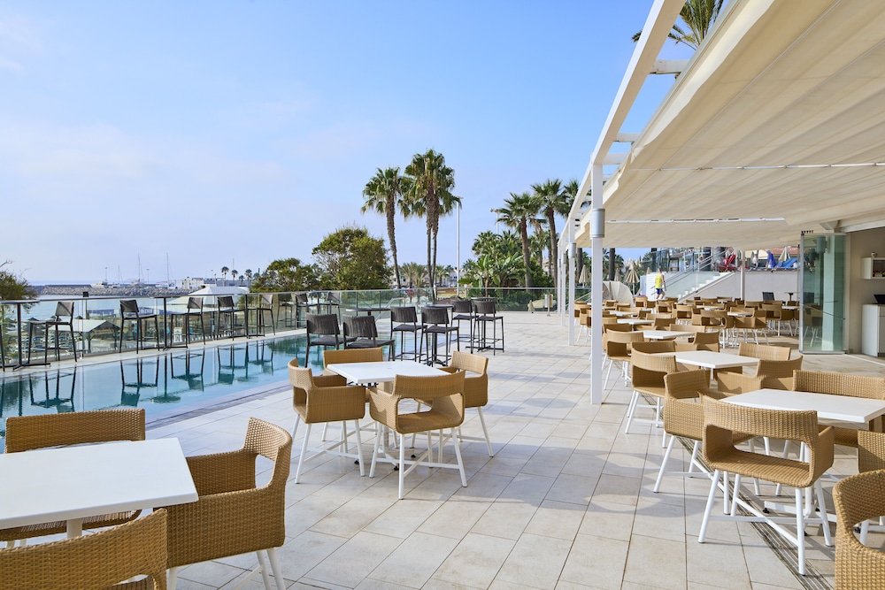 Ocean House Costa del Sol by Grupotel — Restaurant & bars in Torremolinos, Andalusia