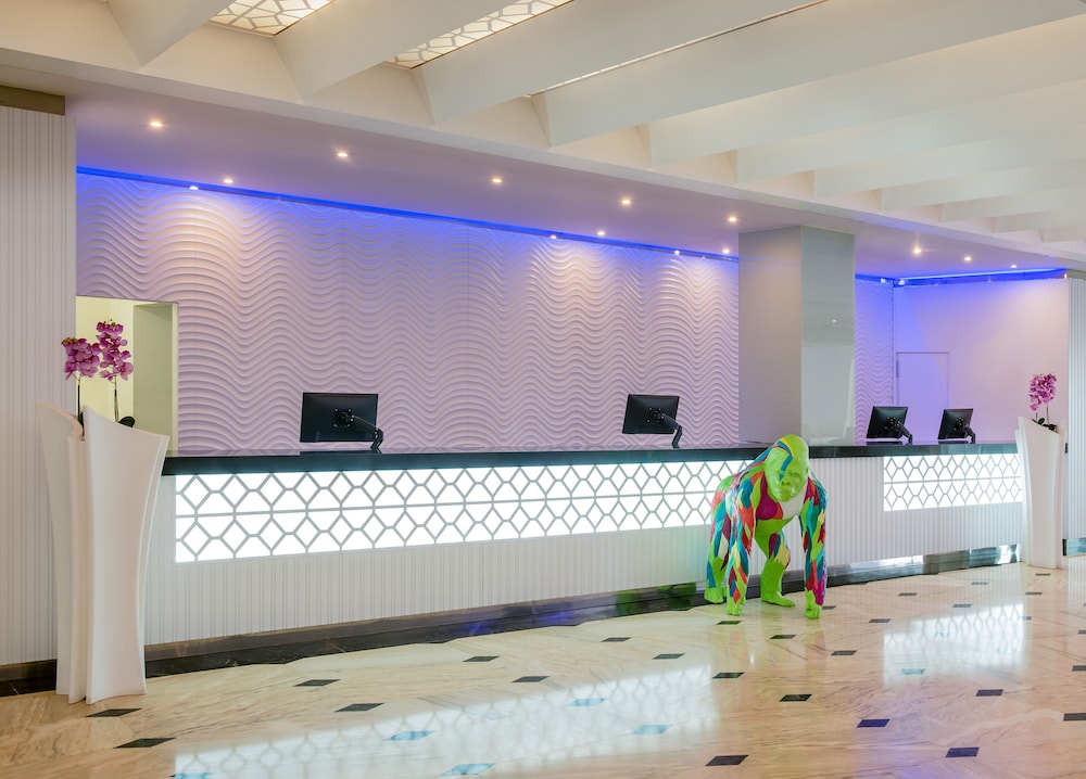 Ocean House Costa del Sol by Grupotel — Hotel building in Torremolinos, Andalusia
