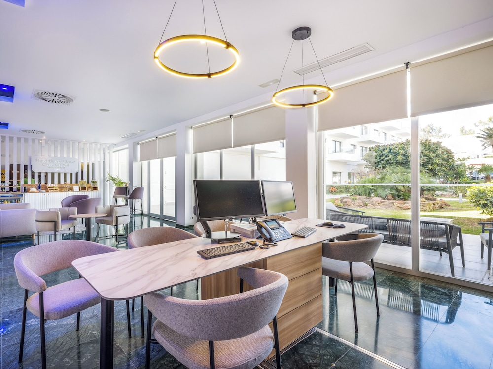 Ocean House Costa del Sol by Grupotel — Hotel building in Torremolinos, Andalusia
