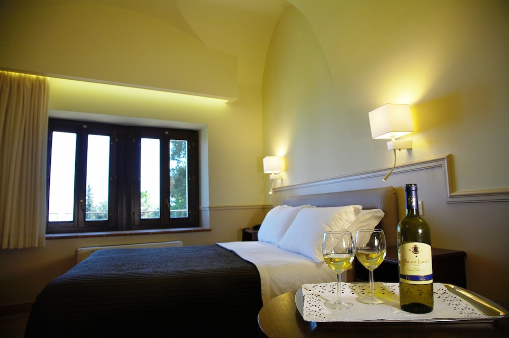 Airone Wellness Hotel — Hotel rooms in Zafferana Etnea, Sicily