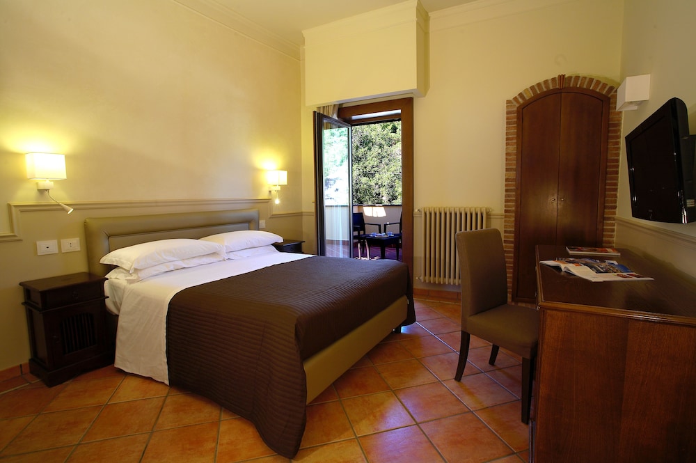 Airone Wellness Hotel — Hotel rooms in Zafferana Etnea, Sicily