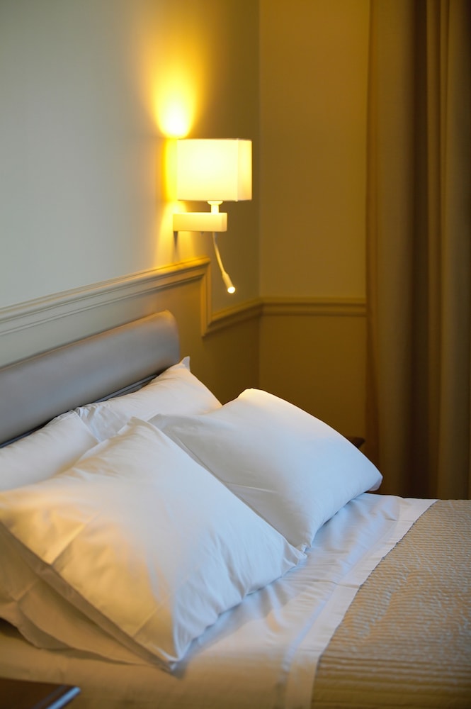 Airone Wellness Hotel — Hotel rooms in Zafferana Etnea, Sicily