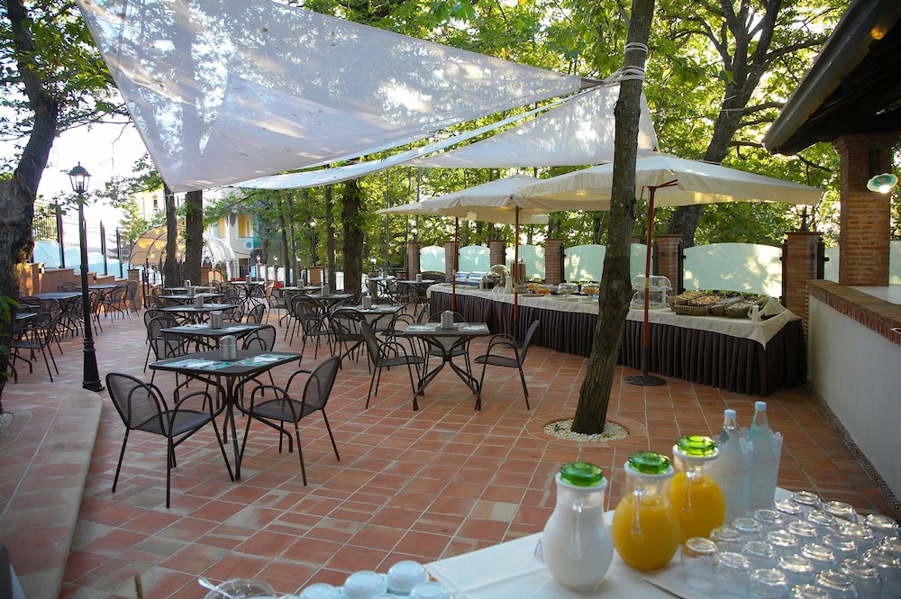 Airone Wellness Hotel — Restaurant & bars in Zafferana Etnea, Sicily
