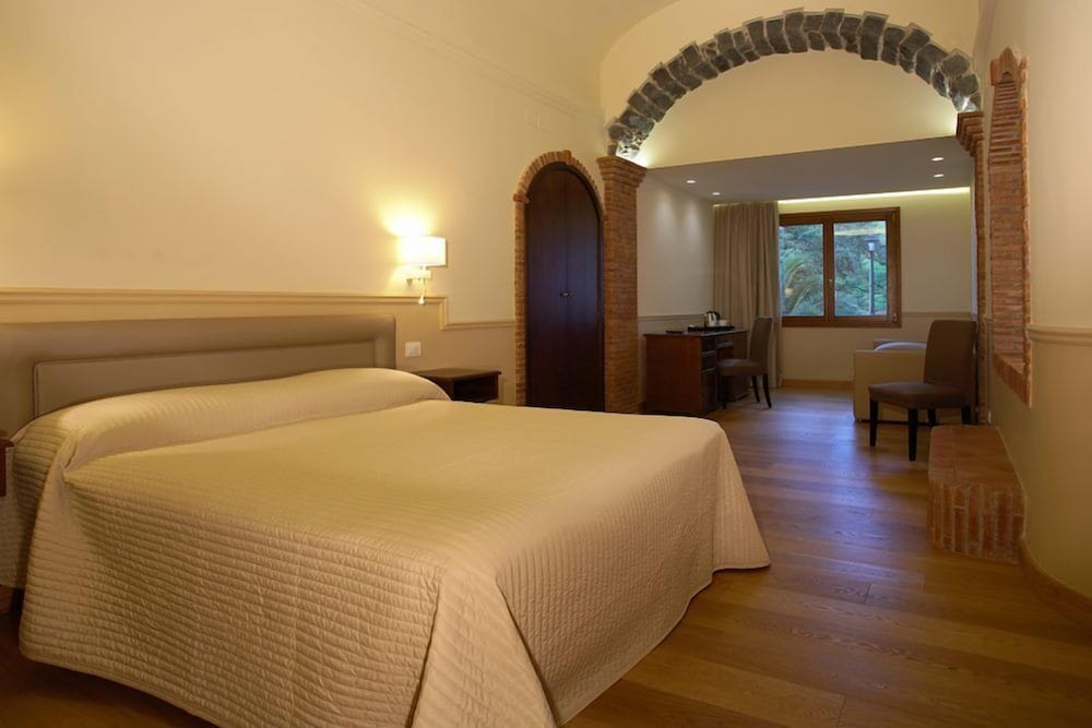 Airone Wellness Hotel — Hotel rooms in Zafferana Etnea, Sicily