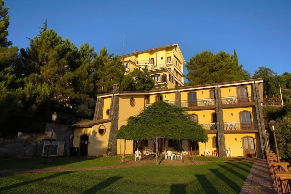 Airone Wellness Hotel — Hotel building in Zafferana Etnea, Sicily