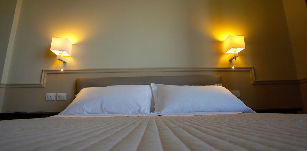 Airone Wellness Hotel — Hotel rooms in Zafferana Etnea, Sicily