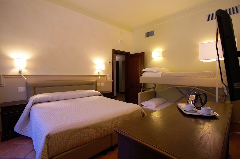 Airone Wellness Hotel — Hotel rooms in Zafferana Etnea, Sicily