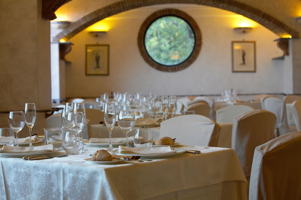 Airone Wellness Hotel — Restaurant & bars in Zafferana Etnea, Sicily