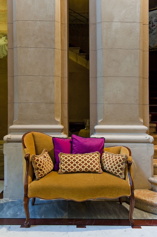 Albergo Terminus Hotel — Hotel building in Como, Lombardy
