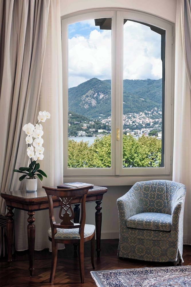 Albergo Terminus Hotel — Hotel rooms in Como, Lombardy