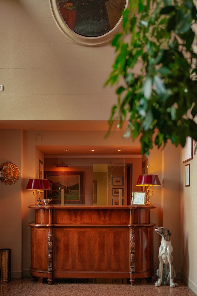 Albergo Terminus Hotel — Hotel building in Como, Lombardy