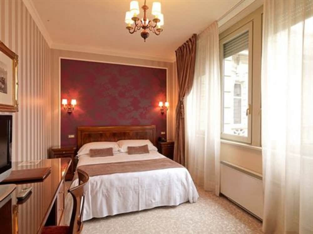 Albergo Terminus Hotel — Hotel rooms in Como, Lombardy