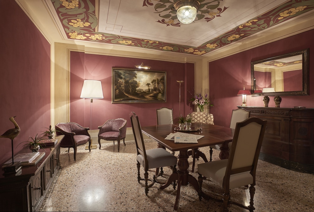 Albergo Terminus Hotel — Hotel rooms in Como, Lombardy