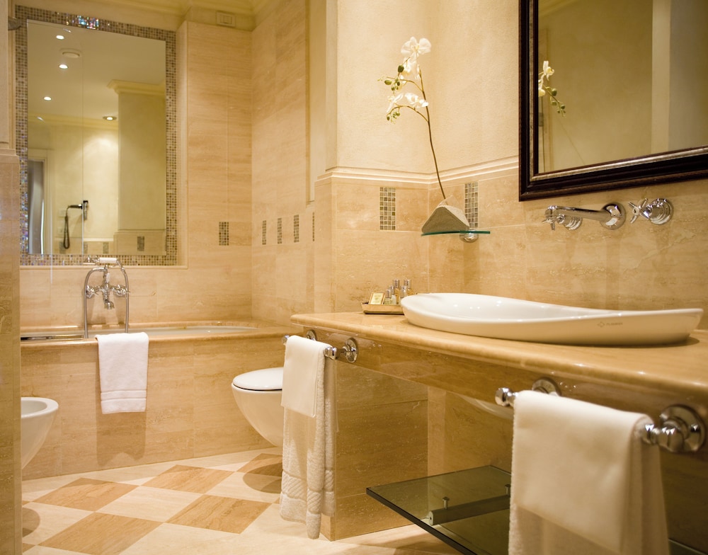Albergo Terminus Hotel — Hotel rooms in Como, Lombardy