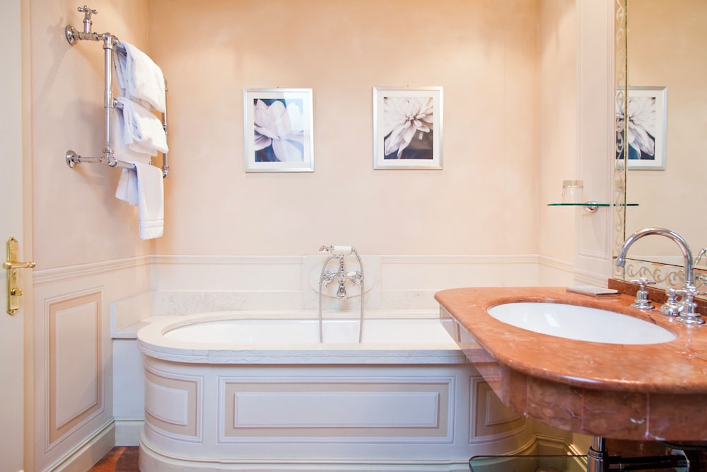 Albergo Terminus Hotel — Hotel rooms in Como, Lombardy