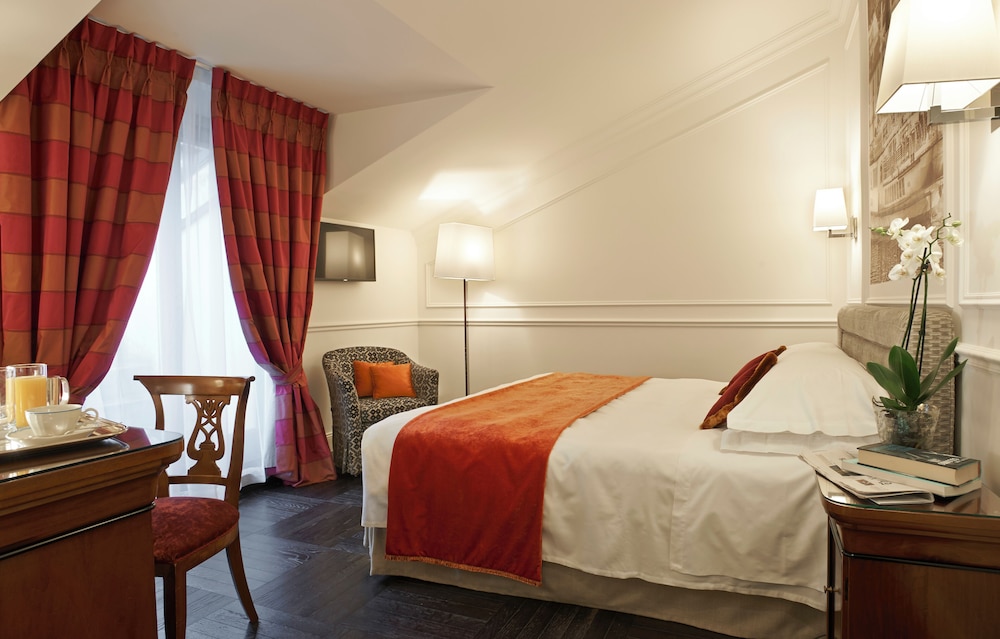 Albergo Terminus Hotel — Hotel rooms in Como, Lombardy