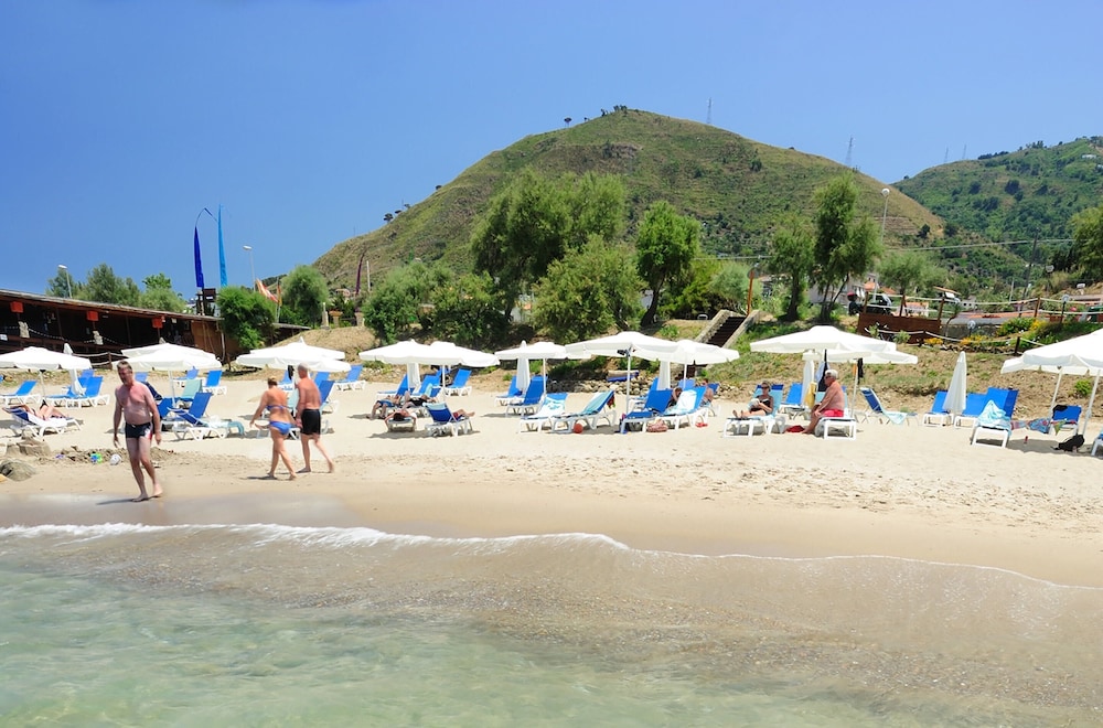 Hotel Alberi del Paradiso — Beach in Cefalù, Sicily