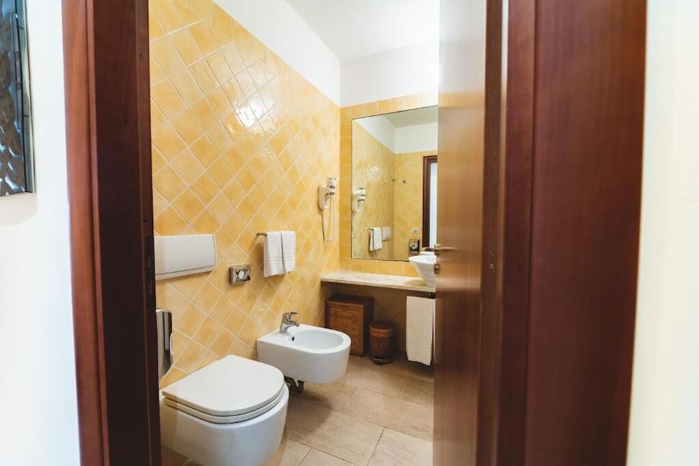Hotel Alberi del Paradiso — Hotel rooms in Cefalù, Sicily