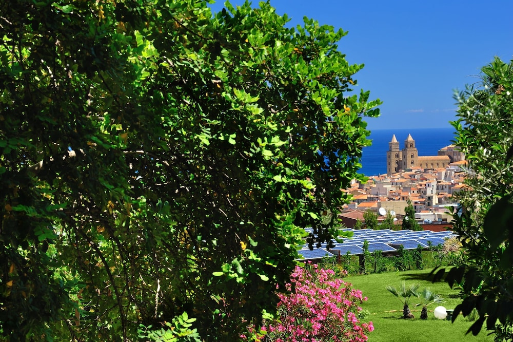 Hotel Alberi del Paradiso — Attractions in the area in Cefalù, Sicily
