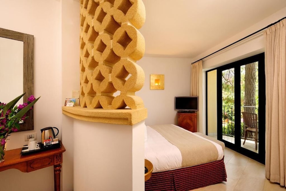 Hotel Alberi del Paradiso — Hotel rooms in Cefalù, Sicily